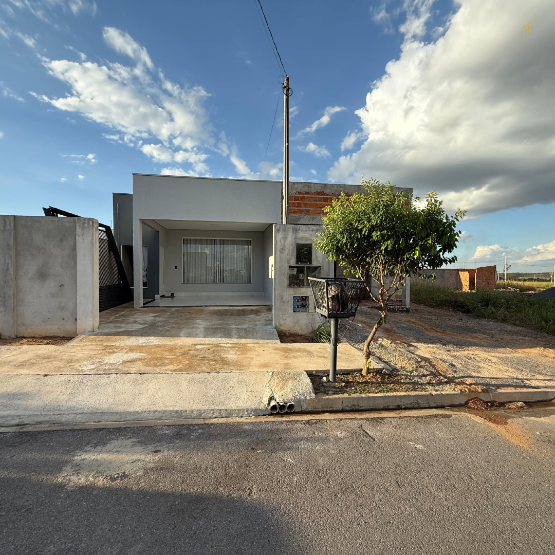 ? Duas casas no mesmo terreno – Oportunidade imperdível MONTSERRAT