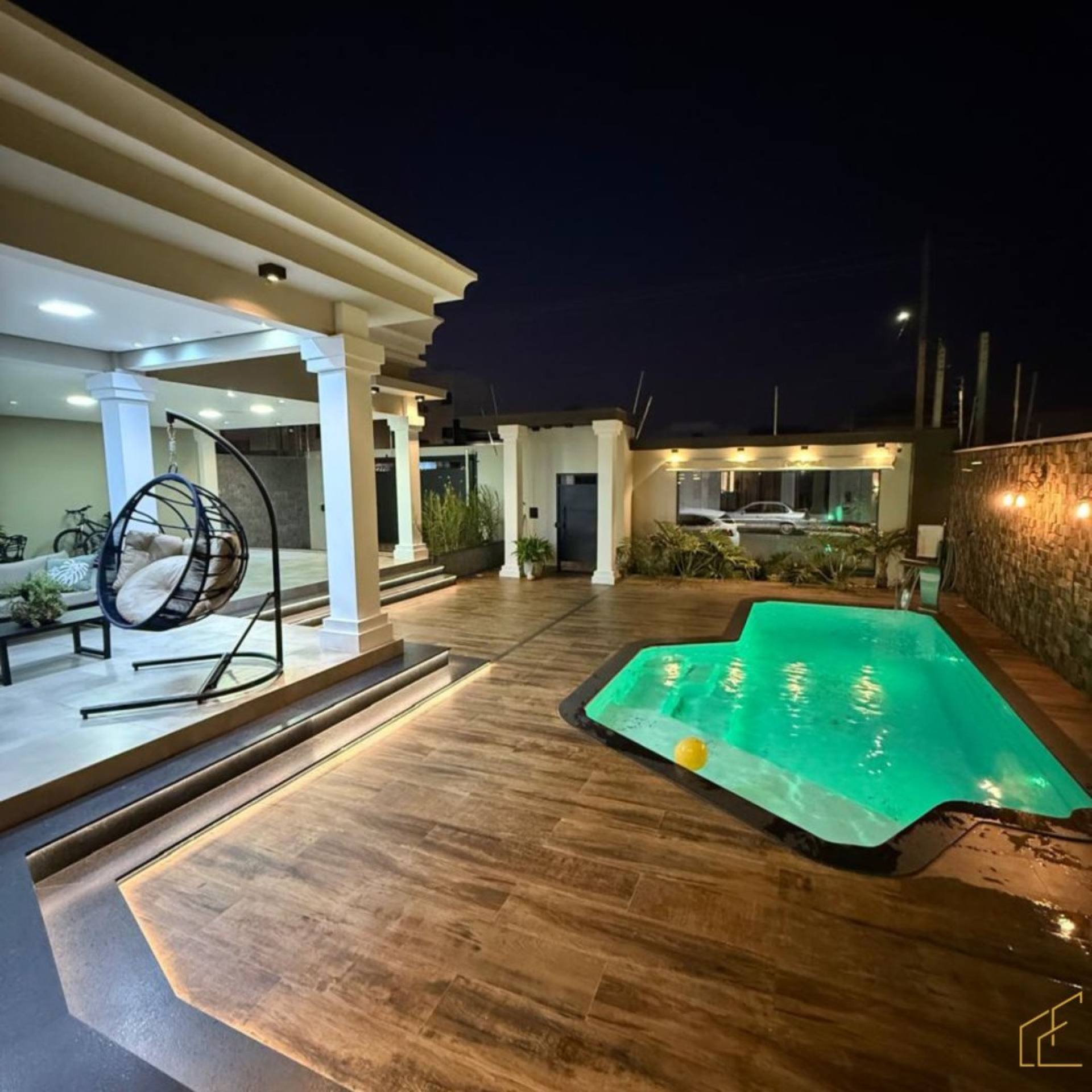 Residência Térrea de Alto Padrão com Área de Lazer Completa