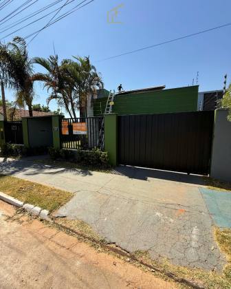 Casa á Venda - Bairro Arara Azul