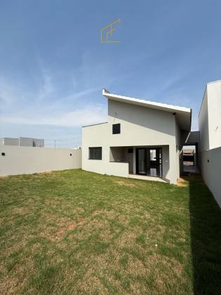 CASA NOVA À VENDA –  Bairro Veneza