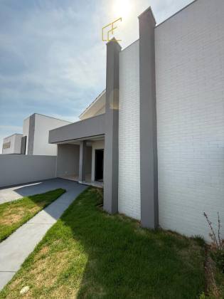 CASA NOVA À VENDA –  Bairro Veneza