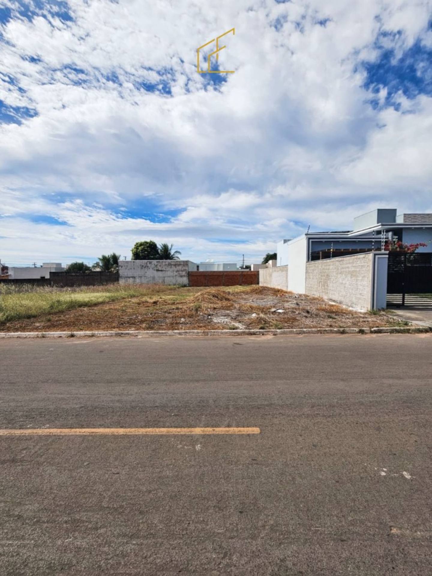 Seu futuro começa aqui! - Lote de 379,08m² no exclusivo Loteamento Topázio Residencial.