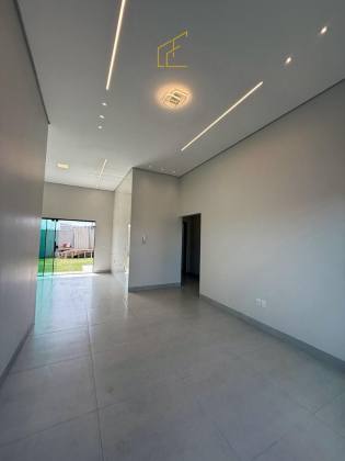 CASA COM TERRENO GIGANTE NO VENEZA!