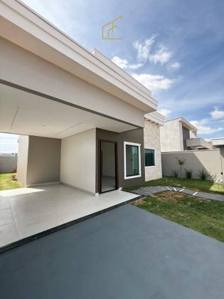 CASA COM TERRENO GIGANTE NO VENEZA!