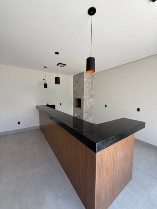 A CASA PERFEITA EXISTE!  2 Suítes, Gourmet e Escritório!