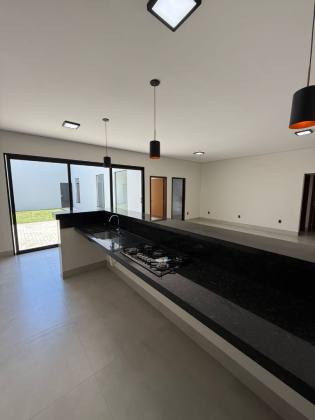 A CASA PERFEITA EXISTE!  2 Suítes, Gourmet e Escritório!