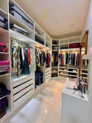 SOBRADO ALTO PADRÃO NO JARDIM DAS ORQUÍDEAS - Onde o conforto e a natureza se encontram!