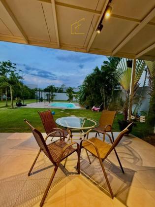 SOBRADO ALTO PADRÃO NO JARDIM DAS ORQUÍDEAS - Onde o conforto e a natureza se encontram!