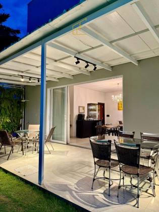 SOBRADO ALTO PADRÃO NO JARDIM DAS ORQUÍDEAS - Onde o conforto e a natureza se encontram!