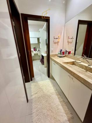 SOBRADO ALTO PADRÃO NO JARDIM DAS ORQUÍDEAS - Onde o conforto e a natureza se encontram!