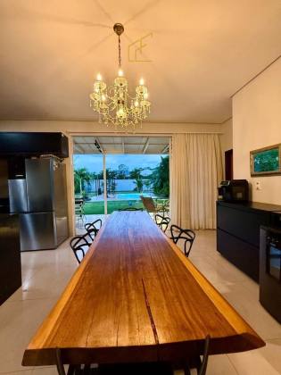 SOBRADO ALTO PADRÃO NO JARDIM DAS ORQUÍDEAS - Onde o conforto e a natureza se encontram!