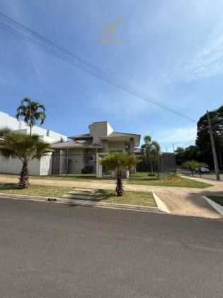 OPORTUNIDADE ÚNICA: DUAS CASAS DE ALTO PADRÃO EM LOTE DE 650m²!