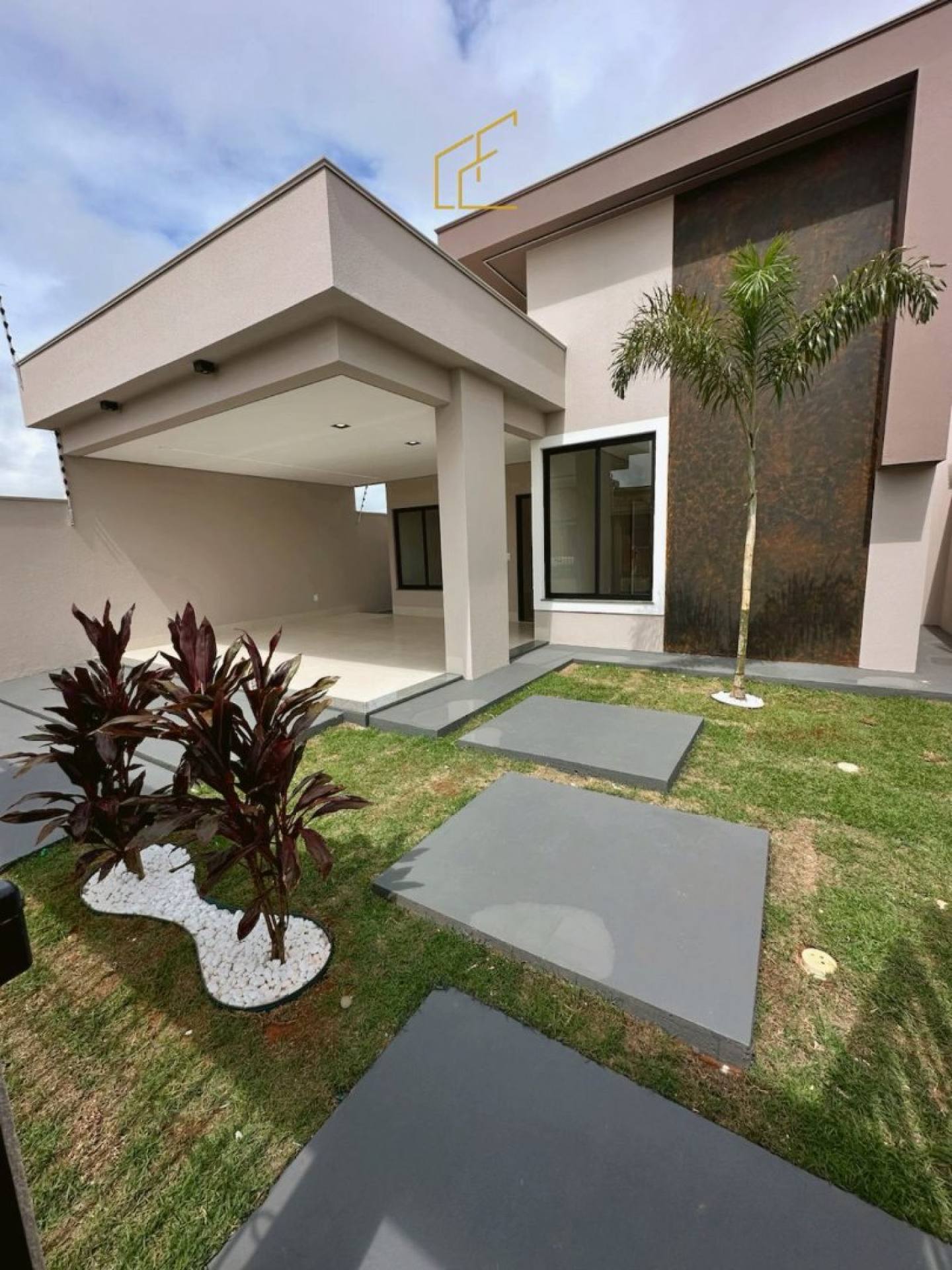 CASA NOVA À VENDA NO RESIDENCIAL VENEZA!