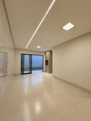 CASA NOVA À VENDA NO RESIDENCIAL VENEZA!