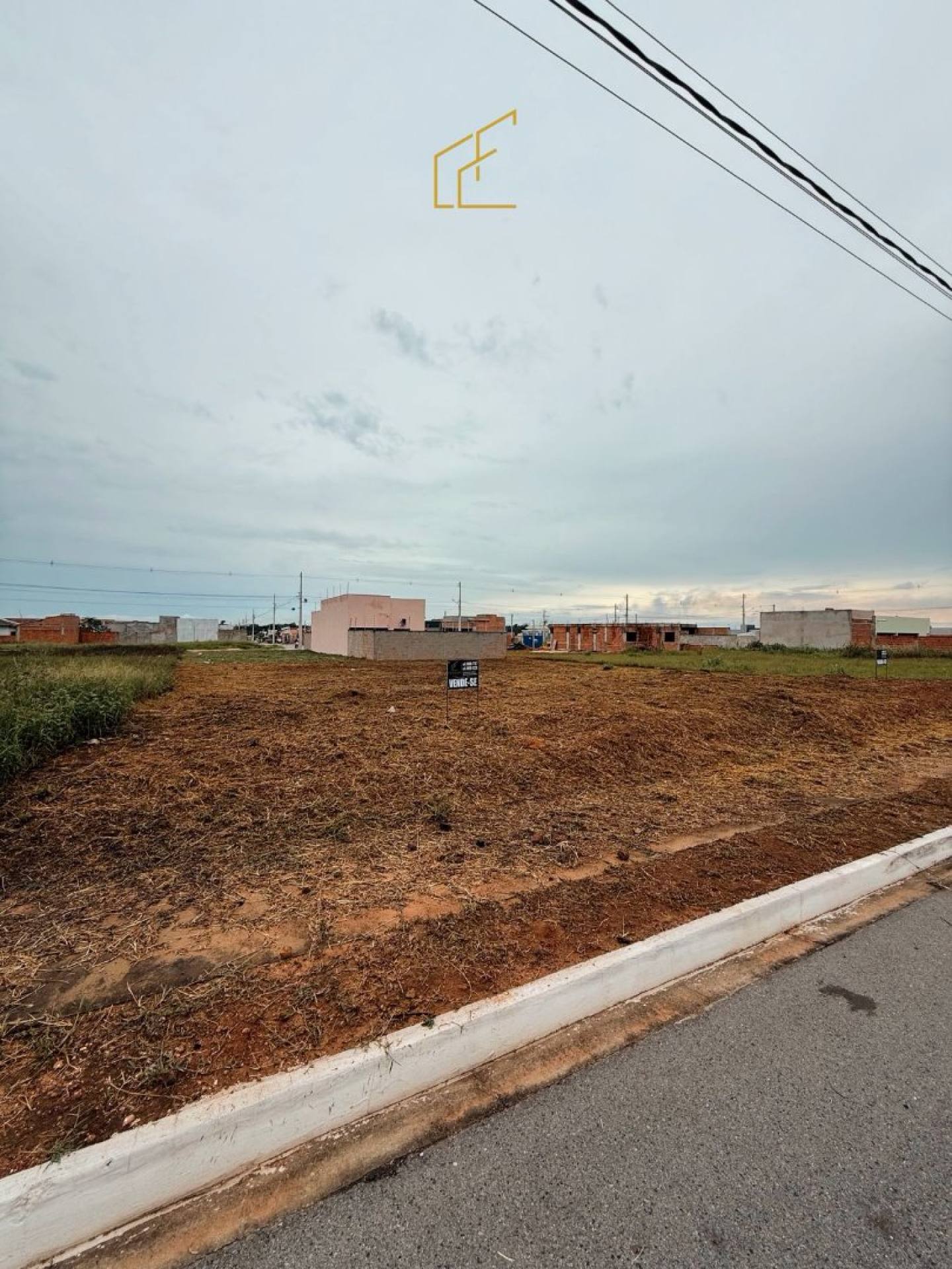 LOTE COMERCIAL E RESIDENCIAL – MONTESERAT