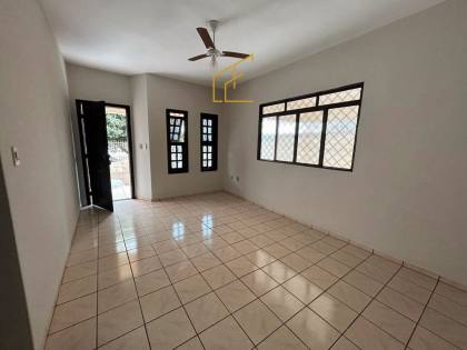 CASA À VENDA – BAIRRO JARDIM II