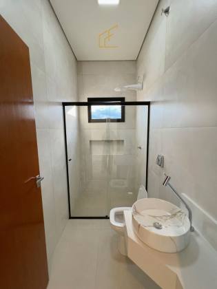 Casa de Esquina à Venda – Conforto, Estilo e Funcionalidade