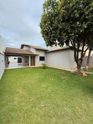 Casa à Venda – Bairro Flamboyant