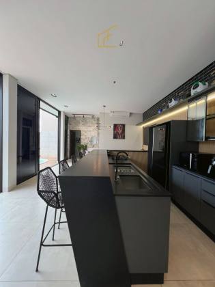 CASA ESPETACULAR À VENDA NO MONTSERRAT