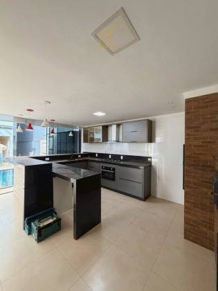 SOBRADO À VENDA – BAIRRO FLAMBOYANTS