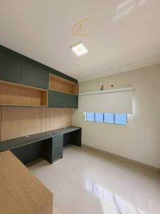 SOBRADO À VENDA – BAIRRO FLAMBOYANTS