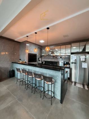 SOBRADO DE ESQUINA + CASA AO LADO À VENDA