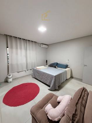 SOBRADO DE ESQUINA + CASA AO LADO À VENDA