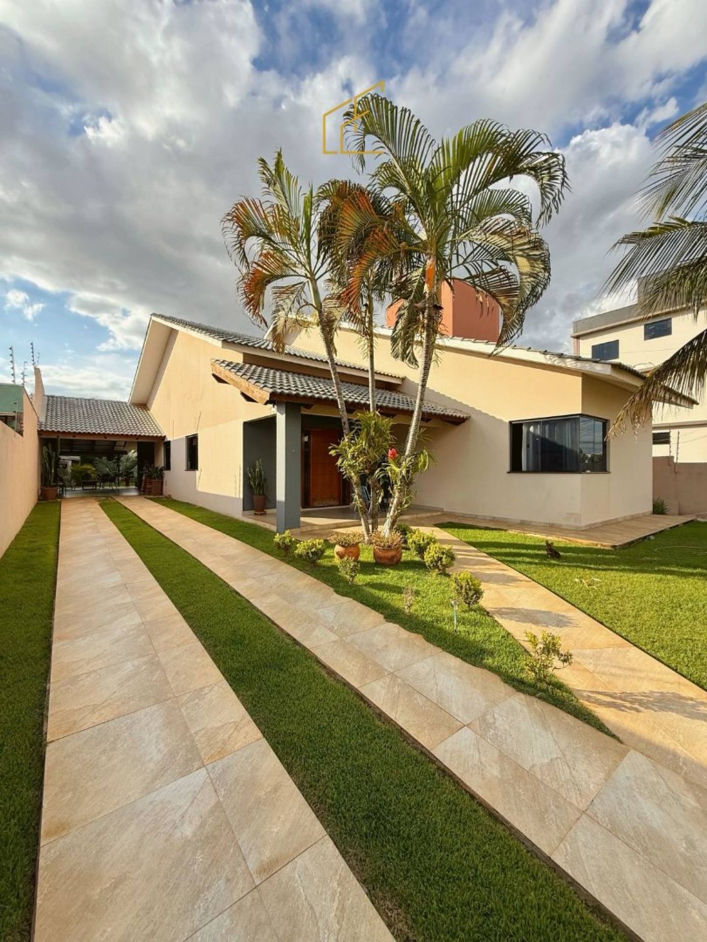 Casa com lazer completo no Bairro Acácias