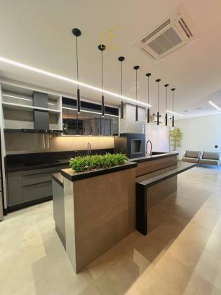 Exclusividade e alto padrão em uma casa de esquina