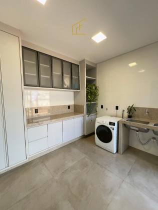 Exclusividade e alto padrão em uma casa de esquina