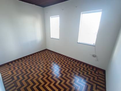 Casa para aluguel no pavimento superior com 2 quartos sendo 1 suíte no bairro Centro-Aracaju/SE