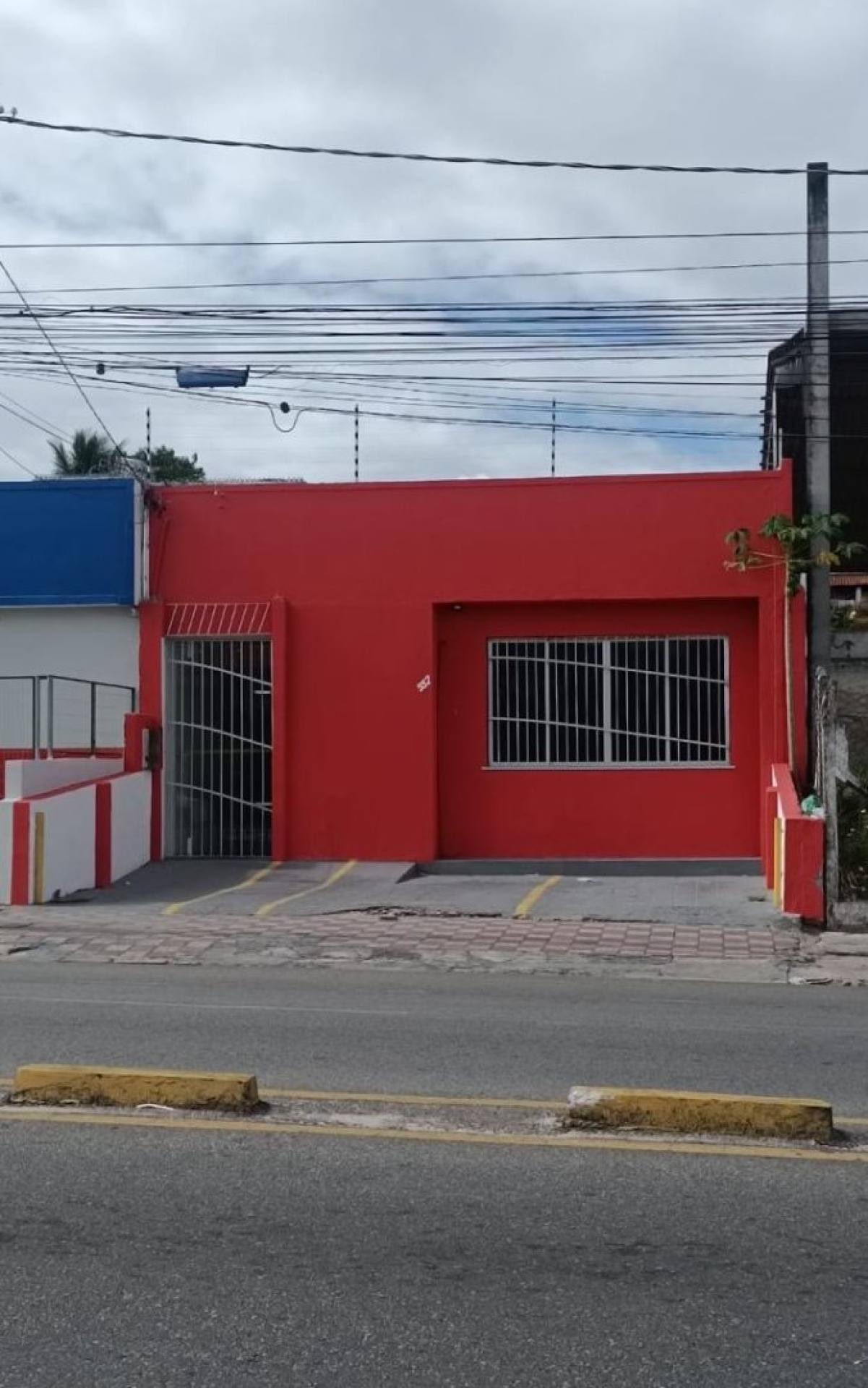Casa comercial a venda na Av. Desembargador Maynard, bairro Suissa em Aracaju/SE