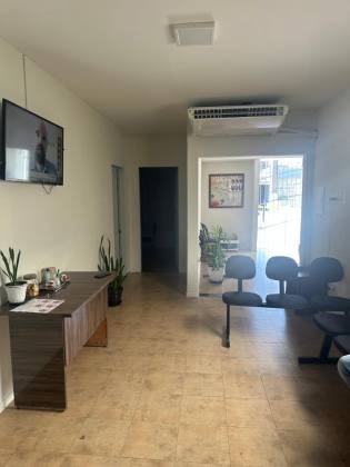 Casa comercial a venda na Av. Desembargador Maynard, bairro Suissa em Aracaju/SE