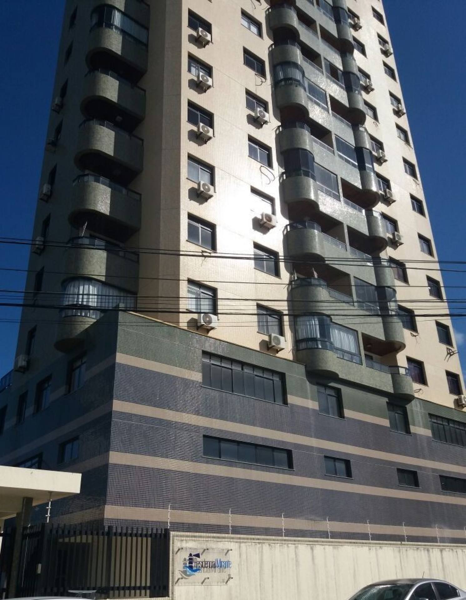 Apartamento 3 quartos, 1 Suíte para aluguel, Com 139m² - Bairro Farolândia - Aracaju/SE