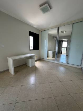 Apartamento 3 quartos, 1 Suíte para aluguel, Com 139m² - Bairro Farolândia - Aracaju/SE