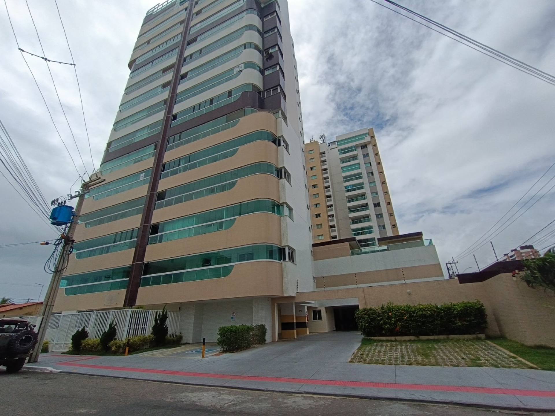 Apartamento 3 Quartos Suítes para aluguel, Com 139 m²  - Bairro Atalaia - Aracaju/SE