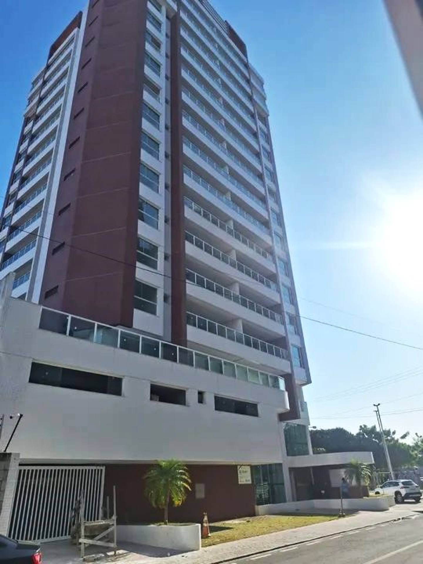 Apartamento 4 Quartos, 2 Suítes para aluguel, Com 115 m² - Bairro Farolândia - Aracaju/SE.