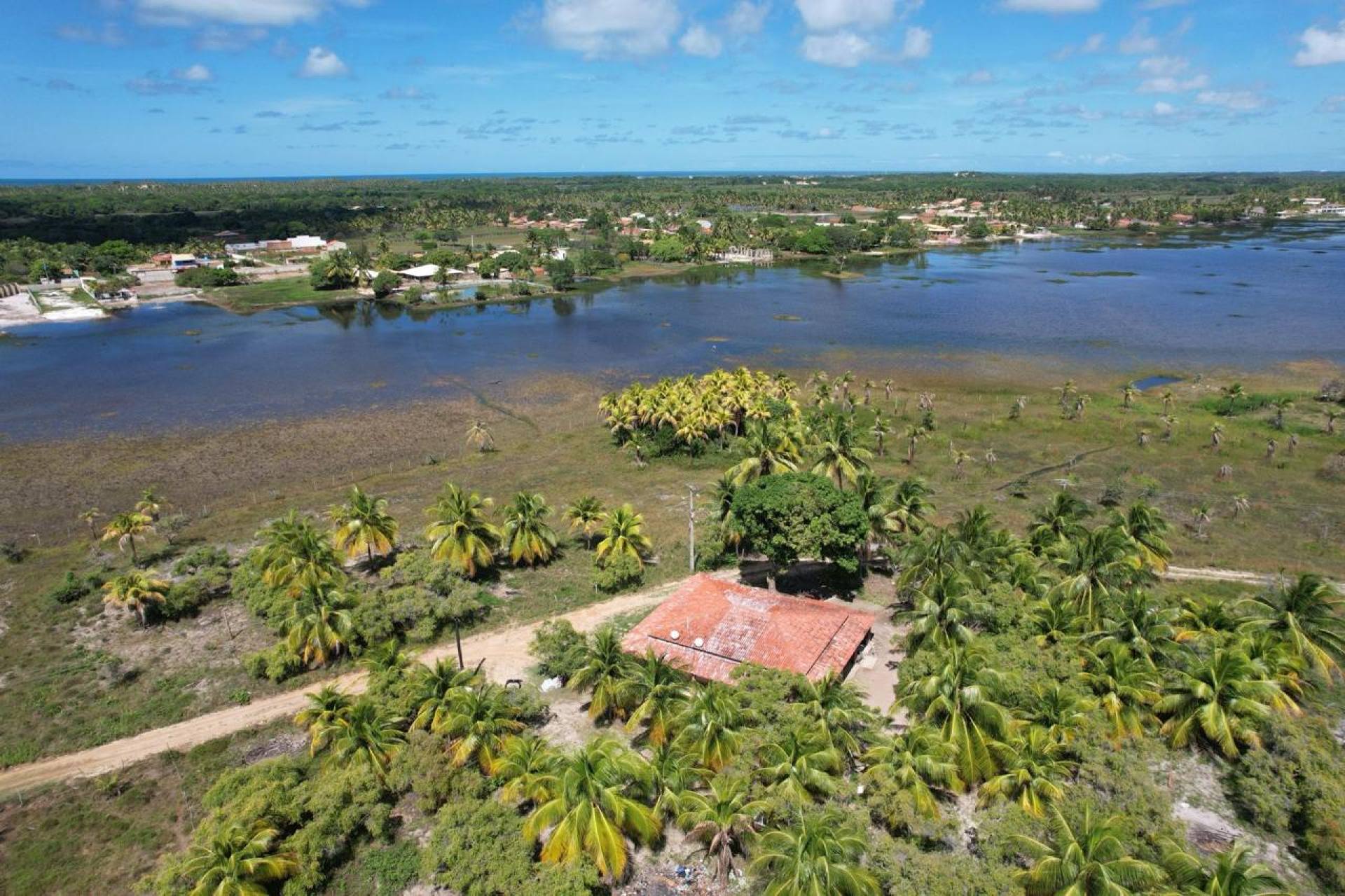 Terreno à venda, 35.000 m² situado no Praia do Abaís-Estância/SE