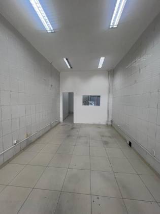 Galpão/ Escritório Comercial para Alugar com sala ampla - Bairro Siqueira Campos - Aracaju/SE