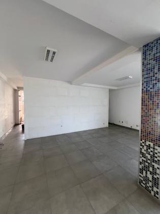 Prédio Comercial/Casa para Alugar com 5 salas e 10 vagas de garagem - Bairro Atalaia - Aracaju/SE