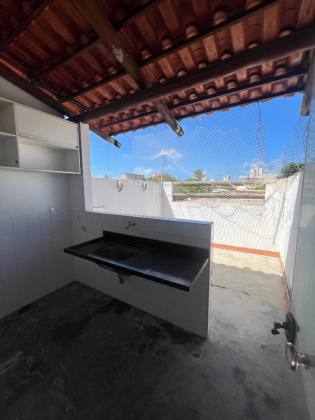 Prédio Comercial/Casa para Alugar com 5 salas e 10 vagas de garagem - Bairro Atalaia - Aracaju/SE