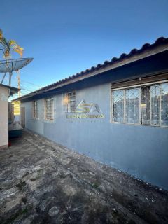 Casa Para Venda com 3 quartos e Edícula