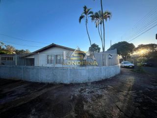 Casa Para Venda com 3 quartos e Edícula