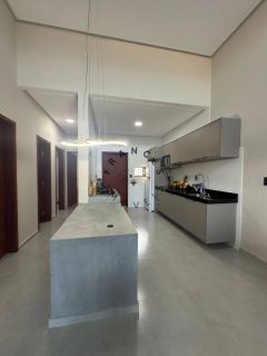 Casa 3 Quartos (1 Suíte com Closet) e Garagem para 2 carros