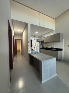 Casa 3 Quartos (1 Suíte com Closet) e Garagem para 2 carros