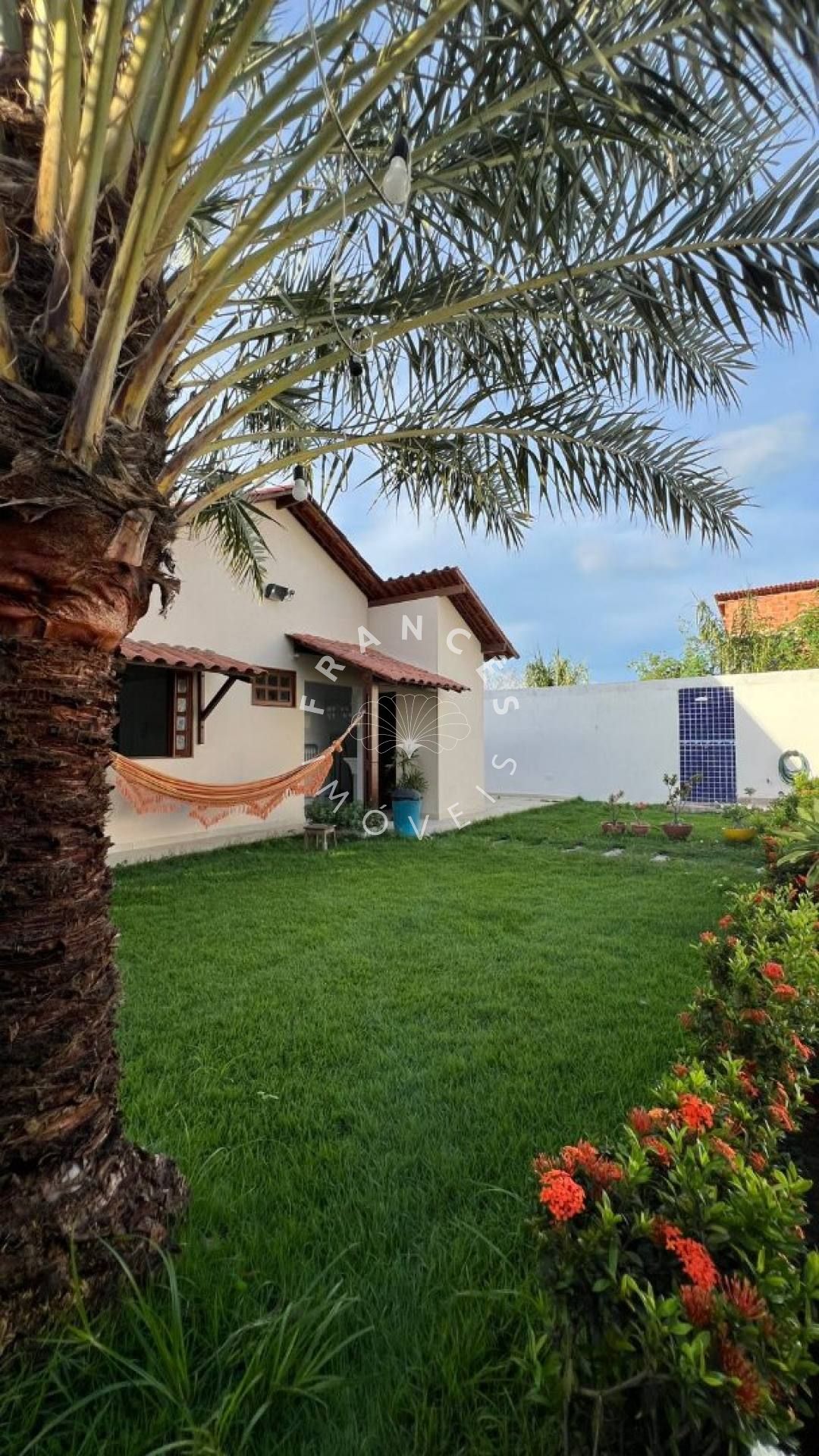 Casa com Terreno Espaçoso