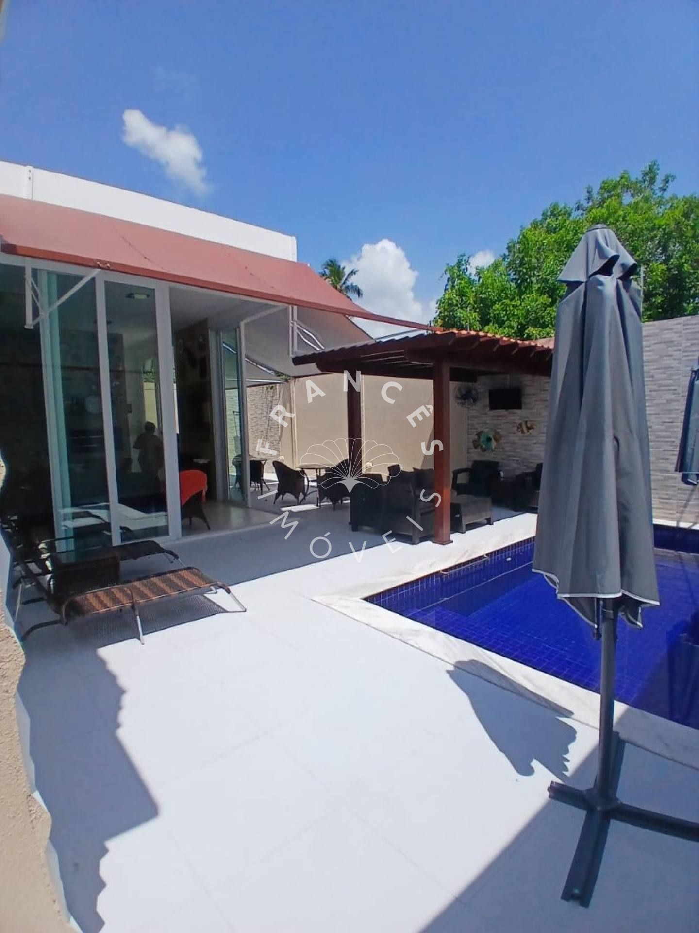 Casa com acesso privativo a praia do francês