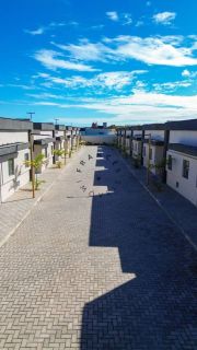Casa Nova em Condomínio Fechado na Praia do Francês