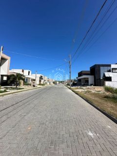 Excelente lote nascente em condomínio