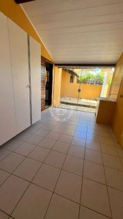 Casa de Condomínio Para Vender com 4 suítes